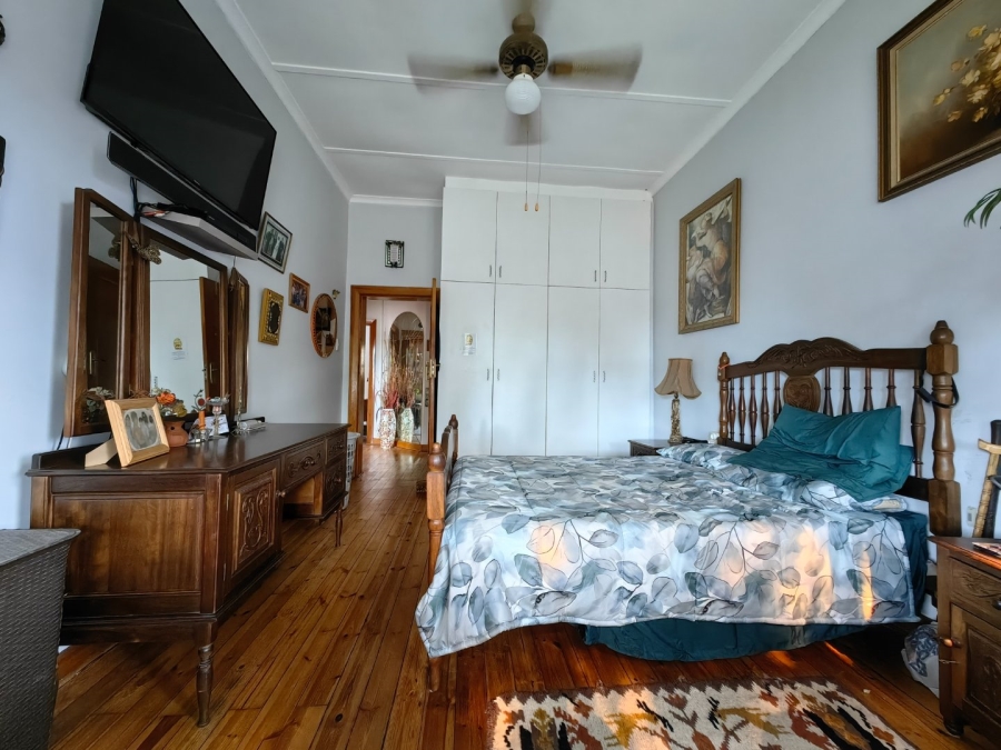 6 Bedroom Property for Sale in Glenlilly Western Cape